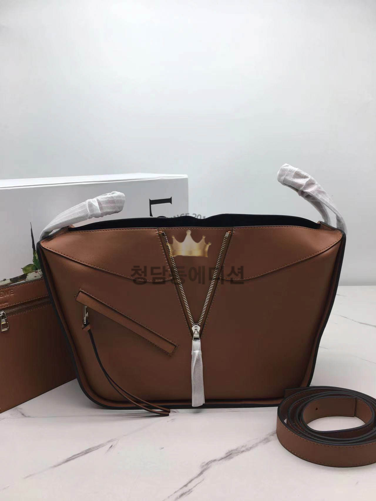 로에베 해먹백 (ZP가죽 동일)