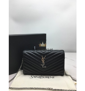 입생로랑 모노그램 체인숄더백 (ZP가죽 동일)