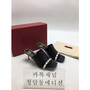 발렌티노 스컬프처 힐 슬라이드 샌들