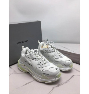 발렌시아가 트리플s 2020 (남녀공용)