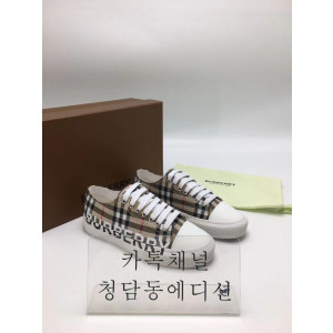버버리 체크 로고 스니커즈 (남녀공용)