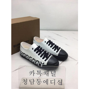 버버리 로고 스니커즈 (남녀공용)