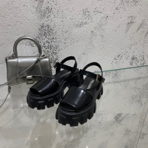 프라다 21SS 샌들