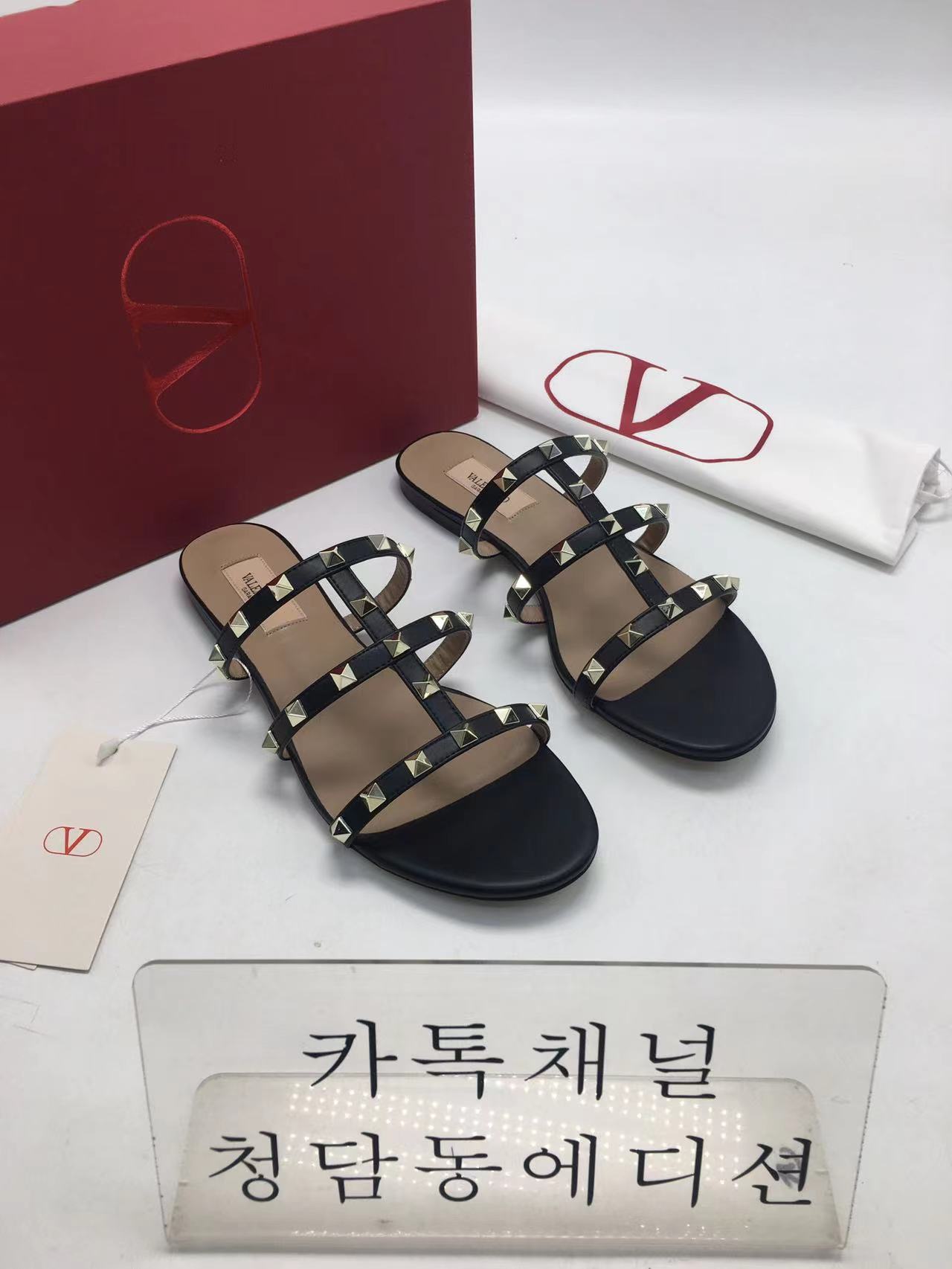 발렌티노 샌들 슬리퍼