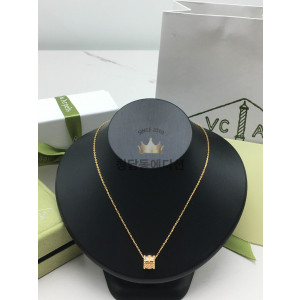 반클리프 빼를리 목걸이 (컬러 로즈골드, 화이트골드)