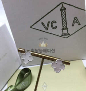 반클 알함브라 빈티지 이어링 귀걸이 (컬러 오펄(화이트))