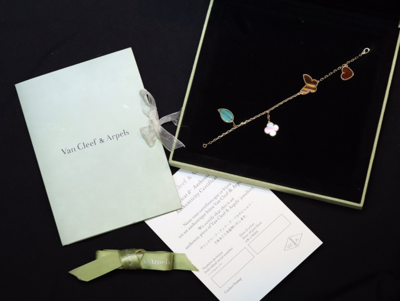 반클리프 럭키 알함브라 브레이슬릿 (2COLOR) (V-gold소재)