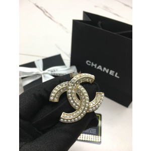 샤넬 진주 브로치