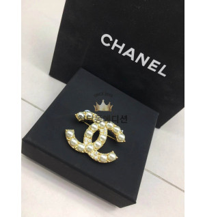 샤넬 진주 브로치