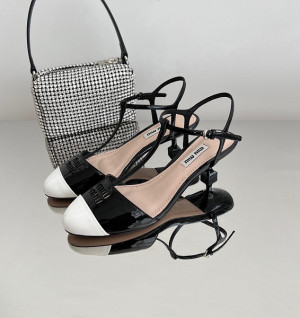 미우미우 슬링백