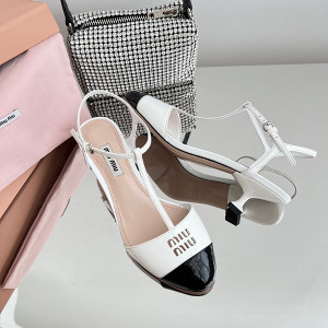 미우미우 슬링백