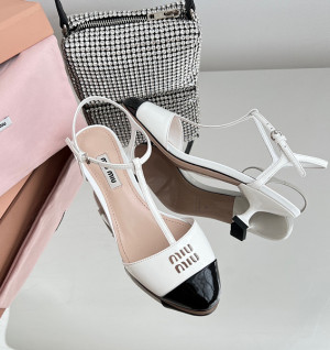 미우미우 슬링백