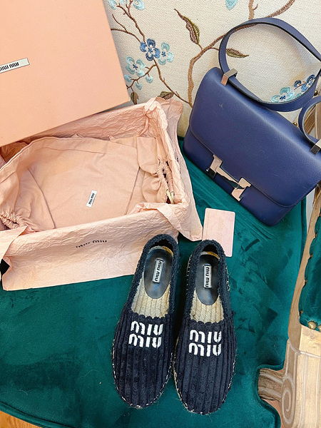 미우미우 에스파듀