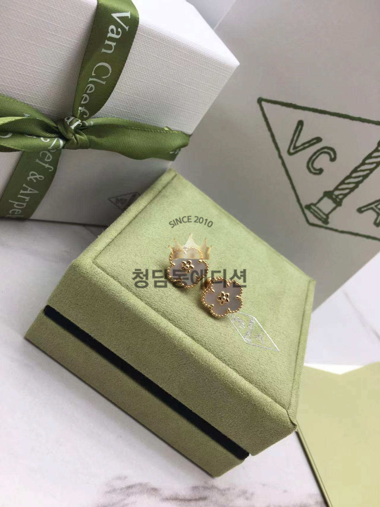 반클리프 럭키 스프링 이어링 귀걸이