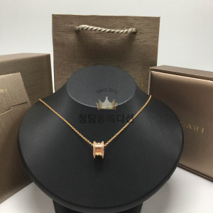 불가리 비제로원 목걸이 (컬러 로즈골드, 화이트골드)