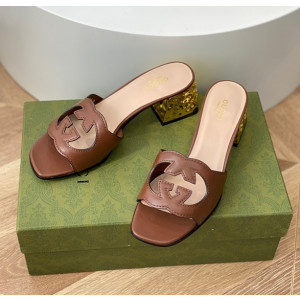 구찌 인터로킹 G 샌들