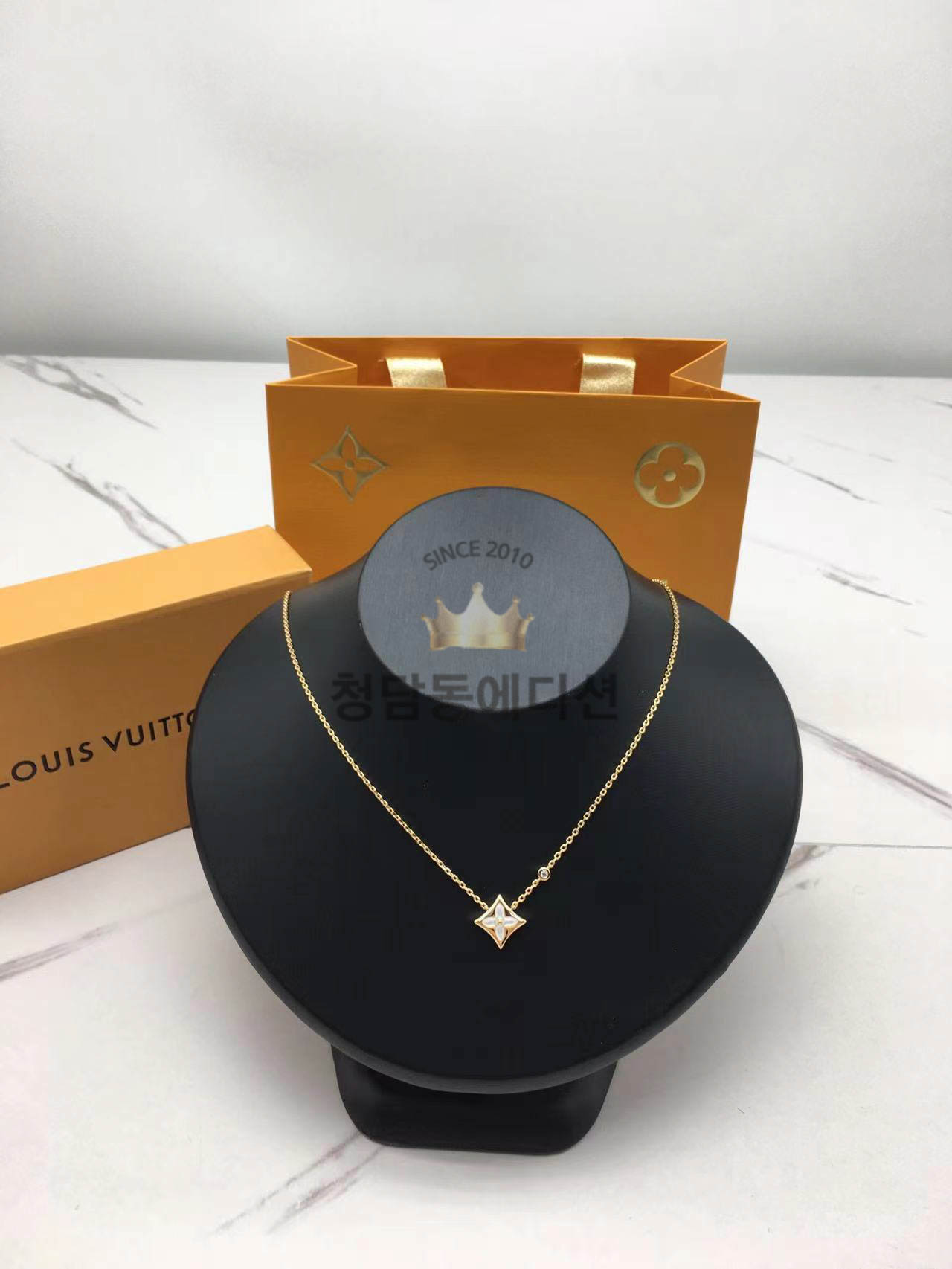 루이비통 네잎 클로버 목걸이 (4COLOR)