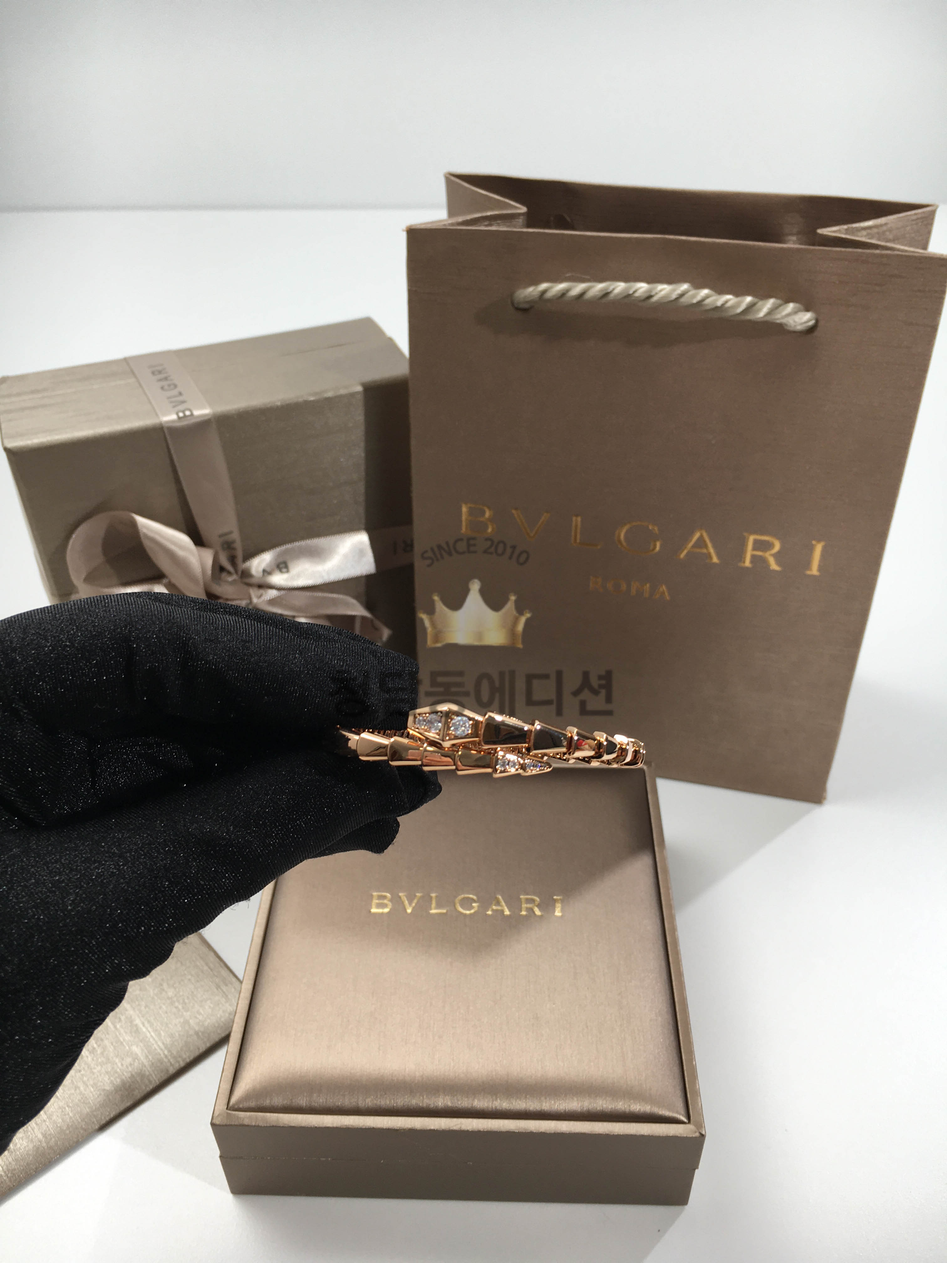 불가리 세르펜티 팔찌 17CM (컬러 화이트골드, 로즈골드)