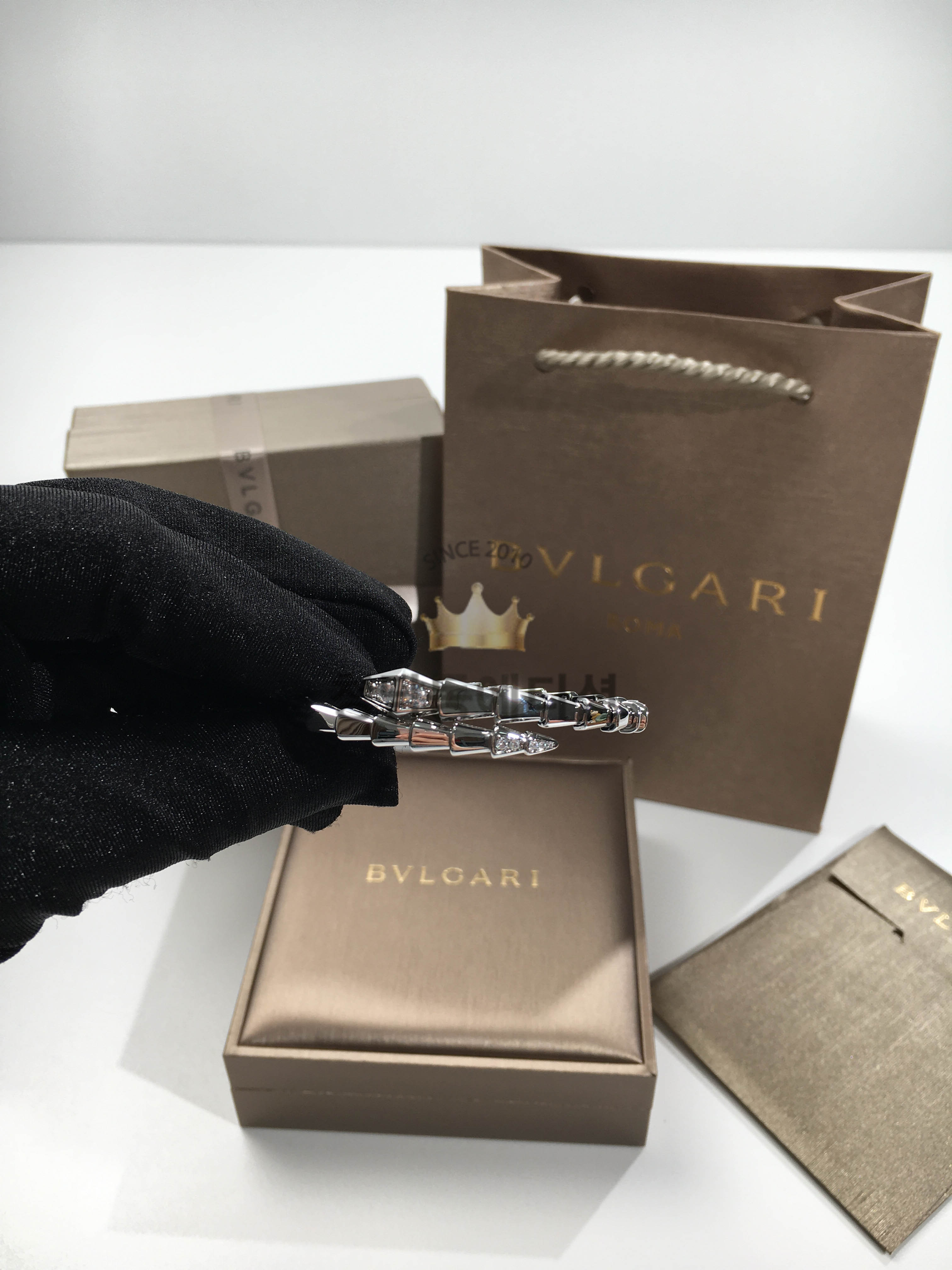 불가리 세르펜티 팔찌 17CM (컬러 화이트골드, 로즈골드)