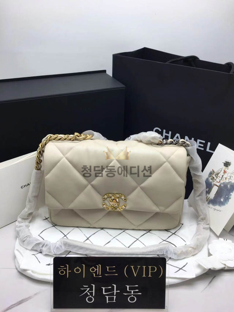 샤넬 19 플랩백 미디움 (하이엔드급)