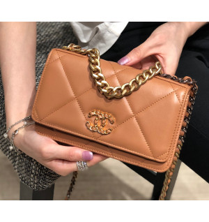 샤넬 19 WOC 숄더백 (하이엔드급)