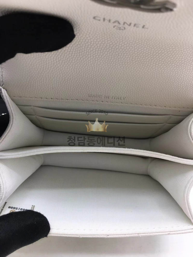 샤넬 22ss 탑핸들 코코 레터링 체인백 캐비어스킨 은장