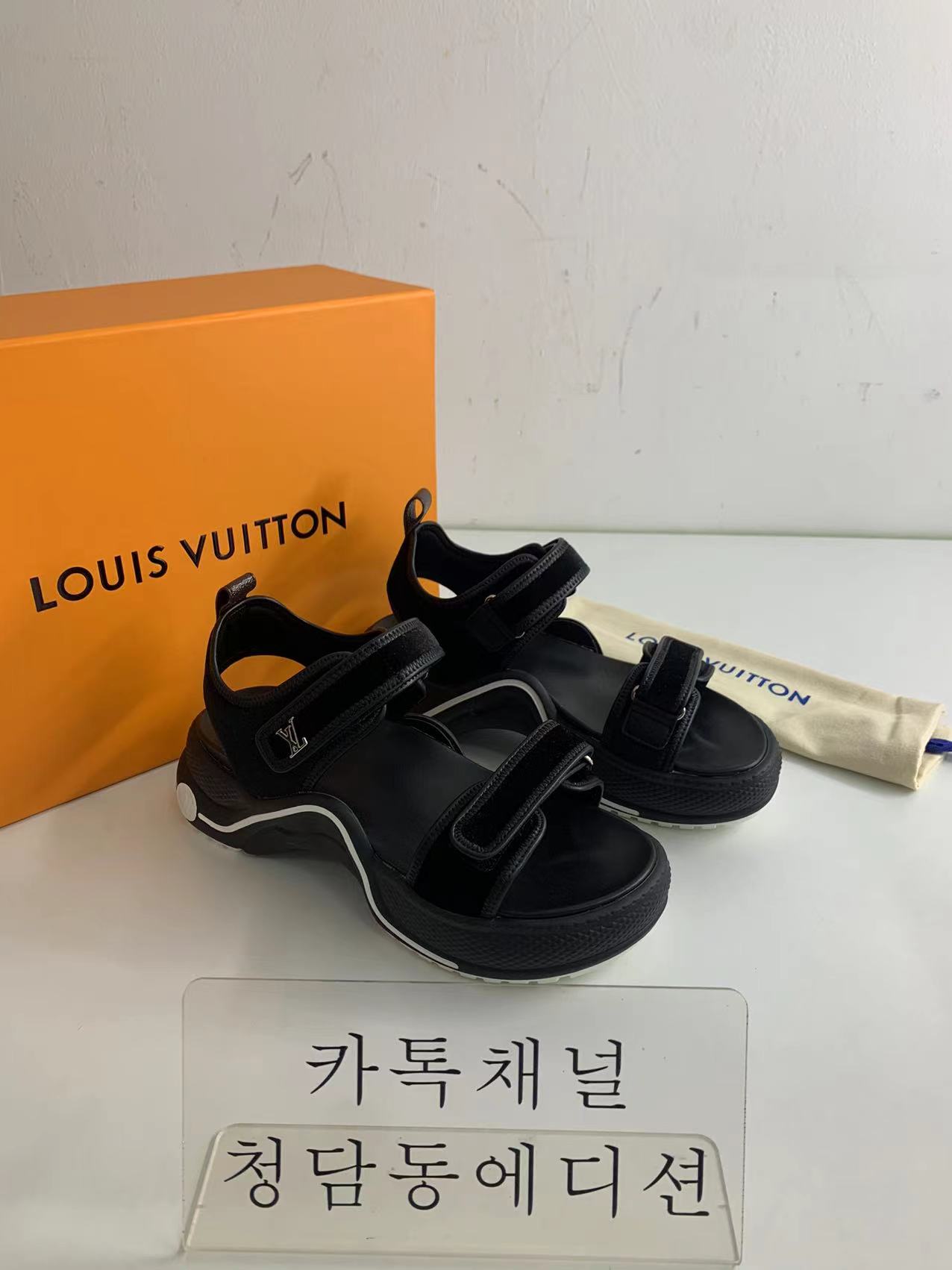 루이비통 아치 라이트 샌들 최고퀄