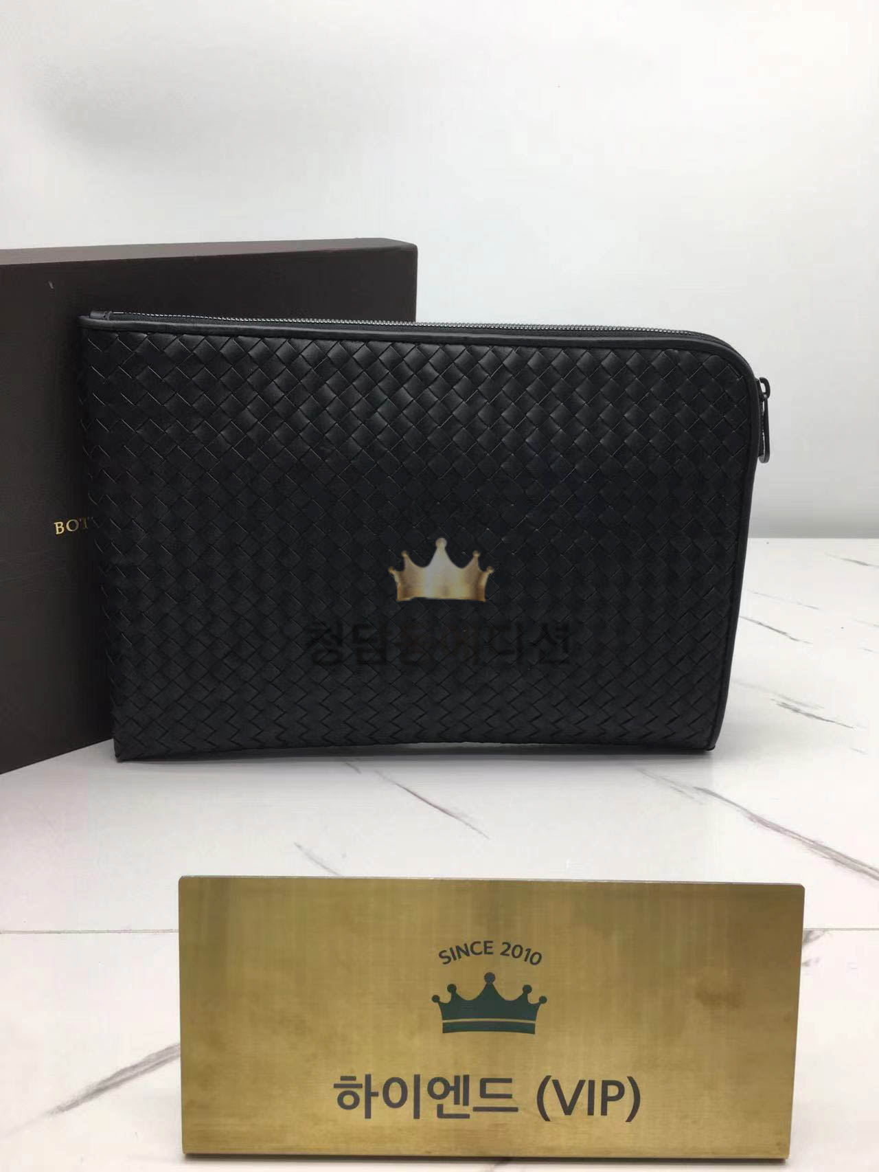 보테가베네타 인트레치아토 클러치 (하이엔드급)