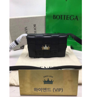 보테가베네타 카세트백 (하이엔드급)