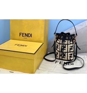 펜디 몬트레조 라탄 버킷백 