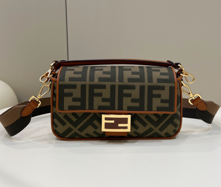 펜디 패브릭 바게트 백