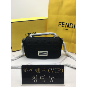 펜디 패브릭 바게트 체인백