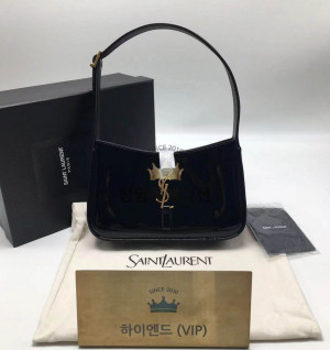 생로랑 모노그램 페이던트 호보백 657228 (하이엔드급)