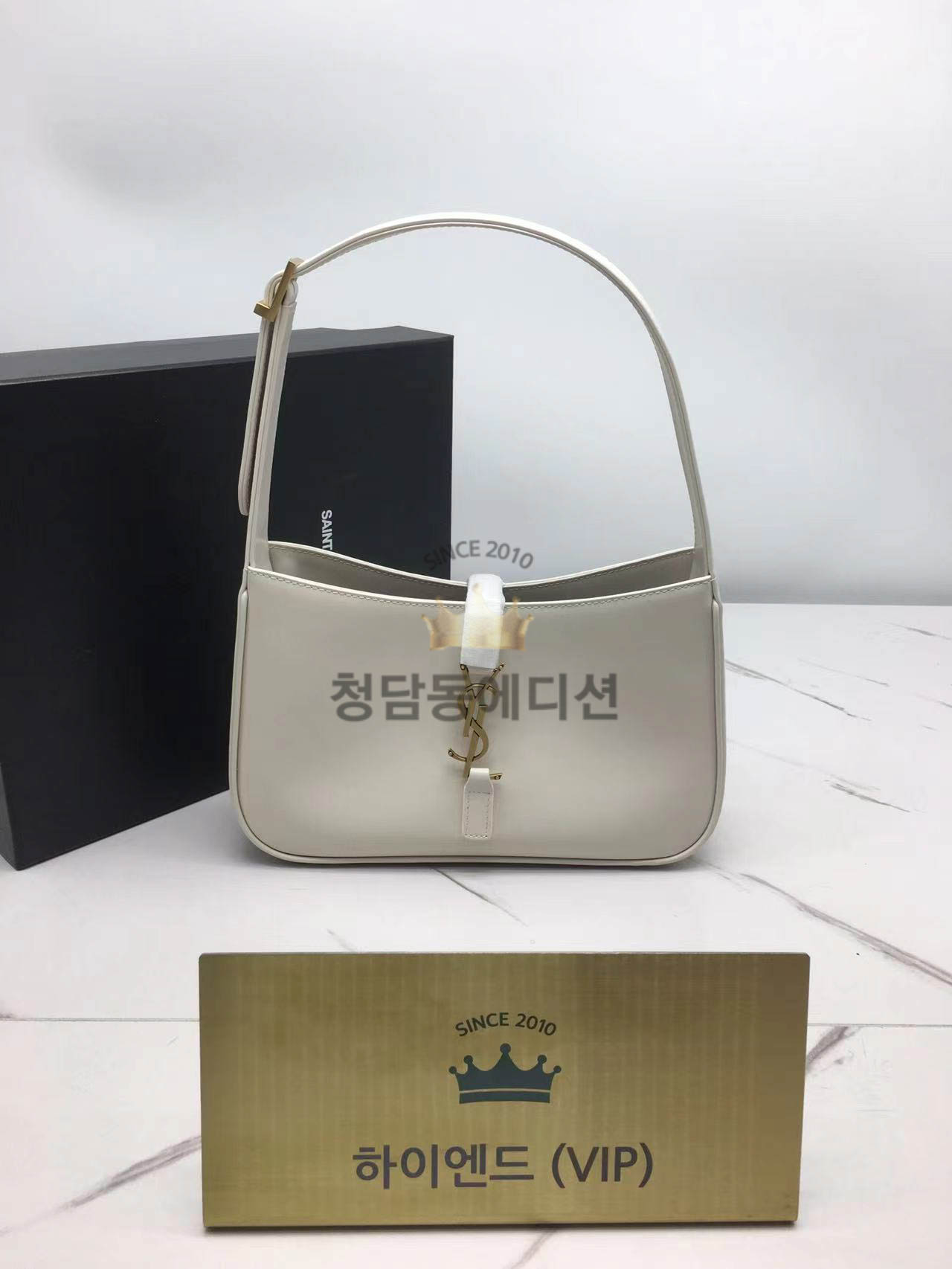 생로랑 모노그램 호보백 657228 (하이엔드급)