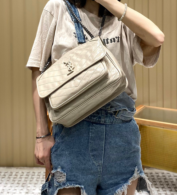 생로랑 니키백 미디움 633158 (컬러 베이지) (하이엔드급)