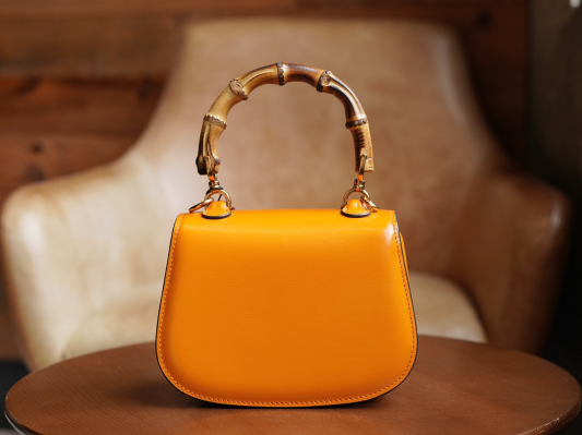 구찌 뱀부 미니 탑핸들백 686864