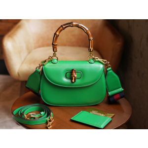 구찌 뱀부 스몰 탑핸들백 675797