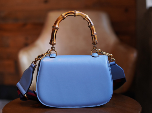 구찌 뱀부 스몰 탑핸들백 675797