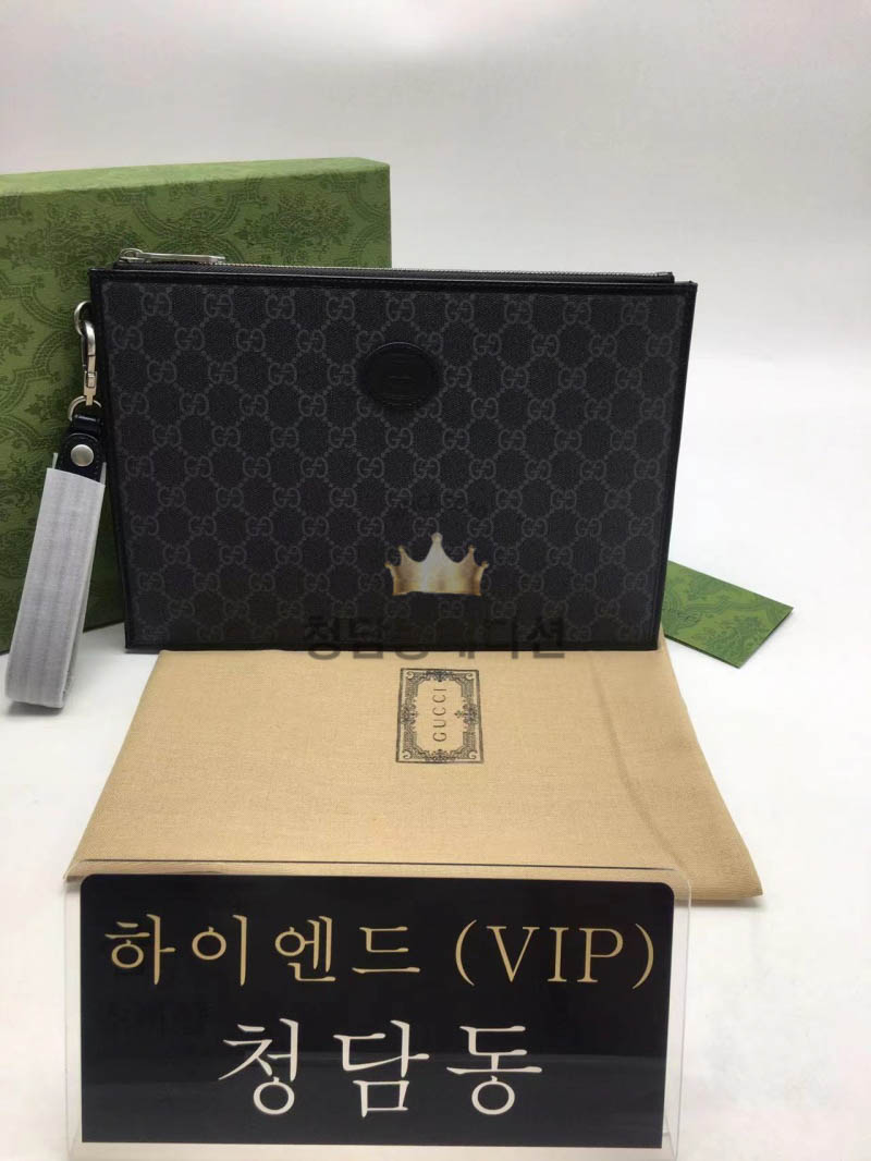 구찌 인터로킹G 클러치 672953