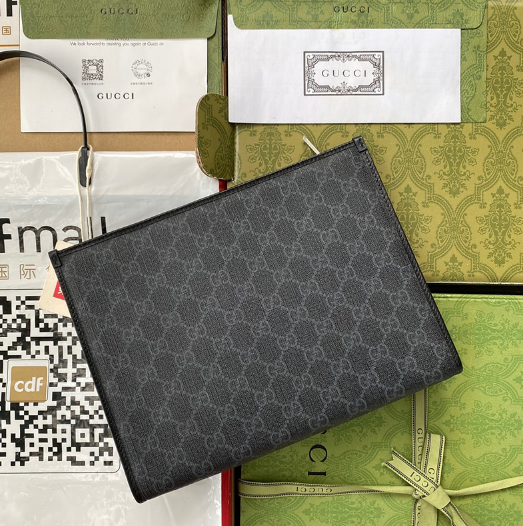 구찌 인터로킹G 클러치 672956