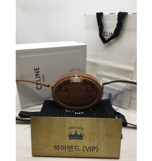 셀린느 크로스바디 오벌 펄스 퀴르 트리오페 미니백 (하이엔드급)