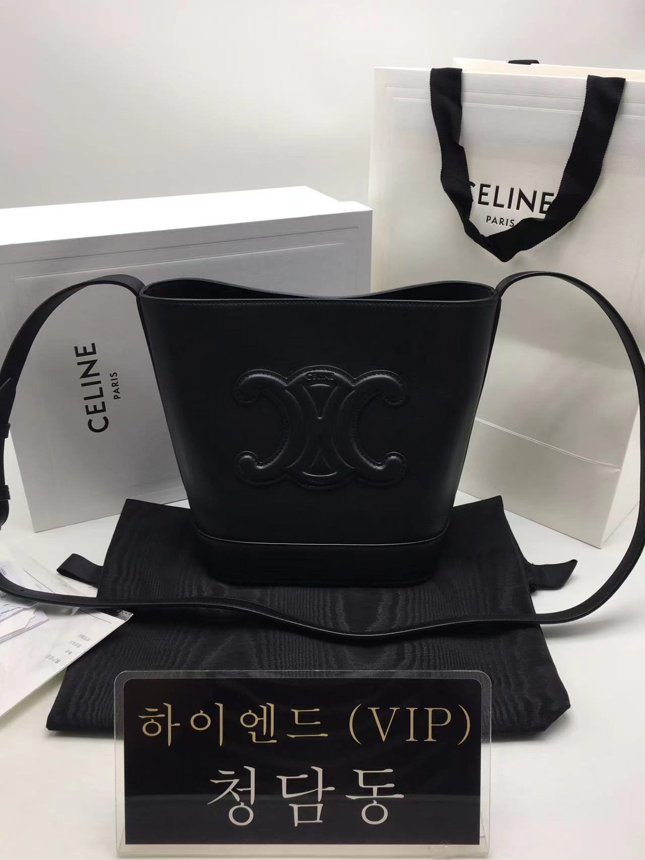 셀린느 트리오페 카프스킨 퀴르 버킷백 (하이엔드급)