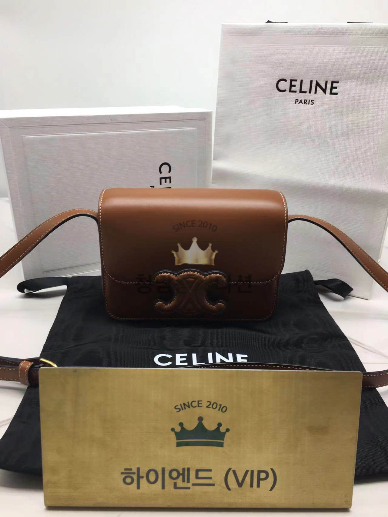 셀린느 트리오페 퀴르 숄더백 틴 / 미디움 (하이엔드급)