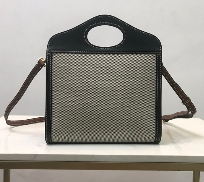 버버리 트라이톤 코튼 캔버스 레더 포켓백 미니 (하이엔드급)