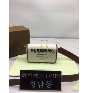 버버리 호스페리 프린트 코튼 캔버스 크로스바디백 (하이엔드급)
