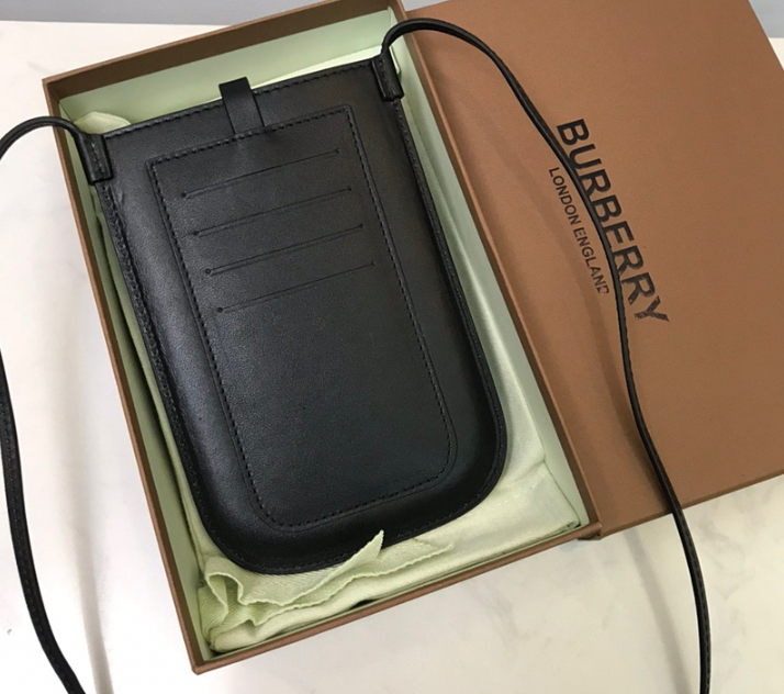 버버리 휴대폰 케이스 스트랩 미니백 (하이엔드급)