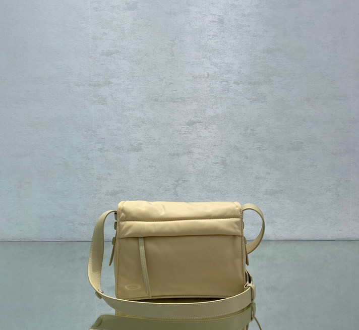 프라다 패딩 리나일론 숄더백 스몰 (하이엔드급)