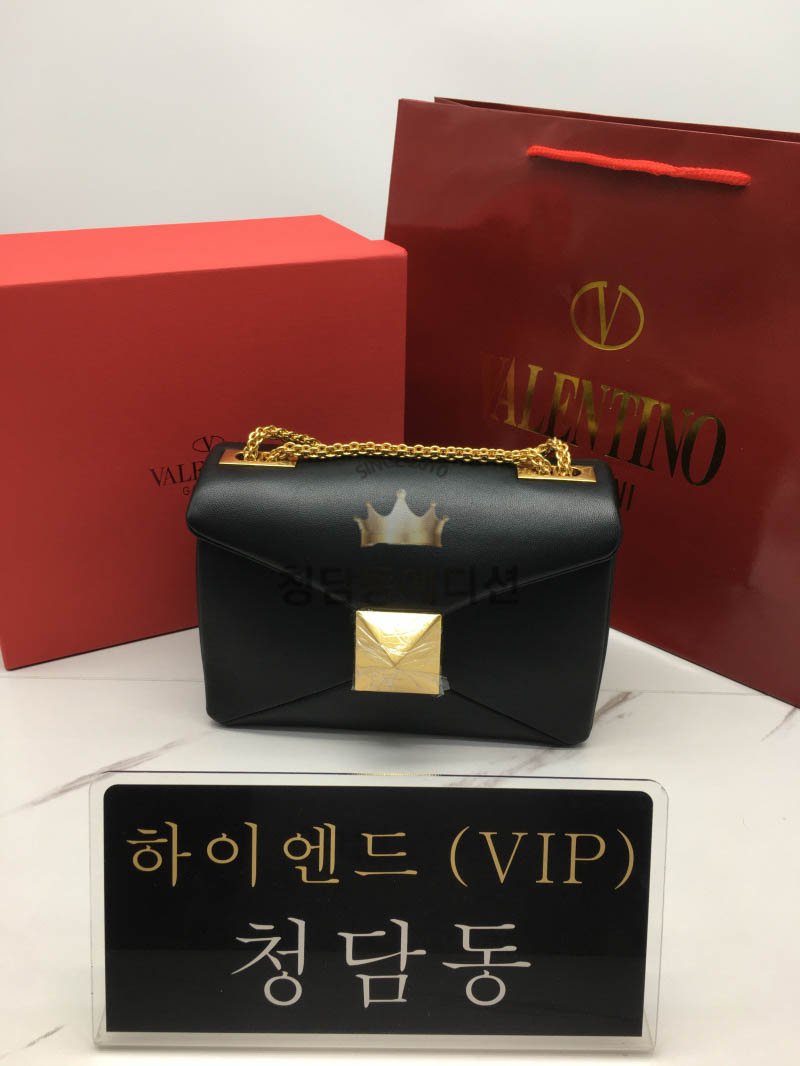 발렌티노 원스터드 체인스트랩 숄더백 (하이엔드급)