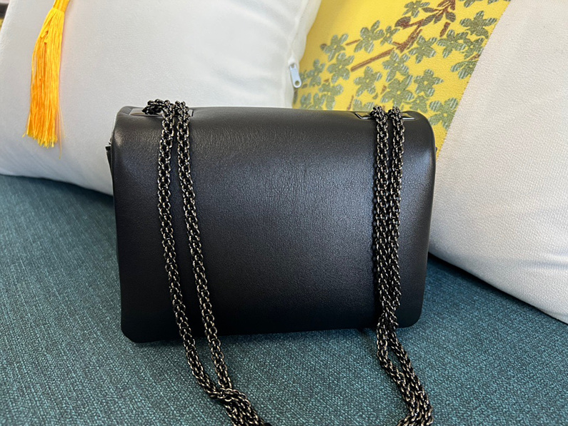 발렌티노 원스터드 체인스트랩 숄더백 (하이엔드급)