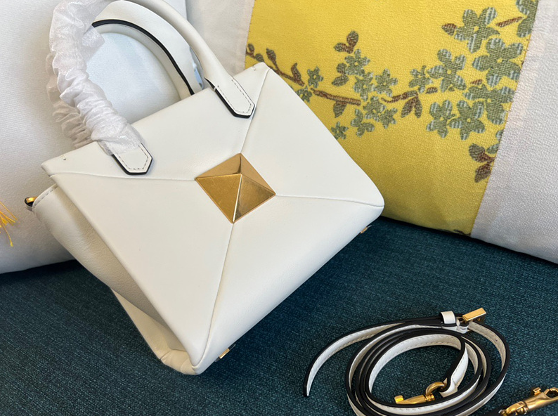 발렌티노 원스터드 탑핸들 숄더백 (하이엔드급)